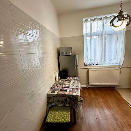 Апартаменты Garsoniera Ultracentral Бакэу Экстерьер фото